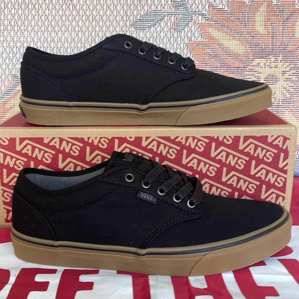 Vans Men’s Atwood
(12 Oz Canvas) Black/Gum
VN000TUYD8E Sneakers
